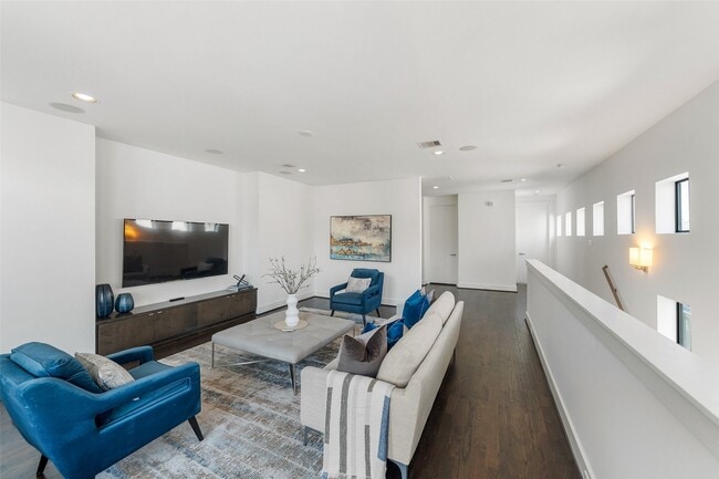 Building Photo - 316 Birdsall St