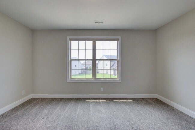 Building Photo - 230 Cotoneaster Ln