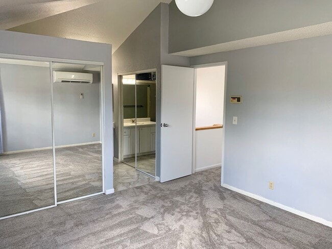 Building Photo - Stunning 3-bedroom and 3-bathroom Home (Ka...