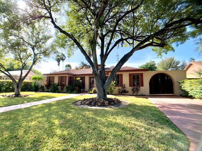 Primary Photo - 1209 Orange Ave