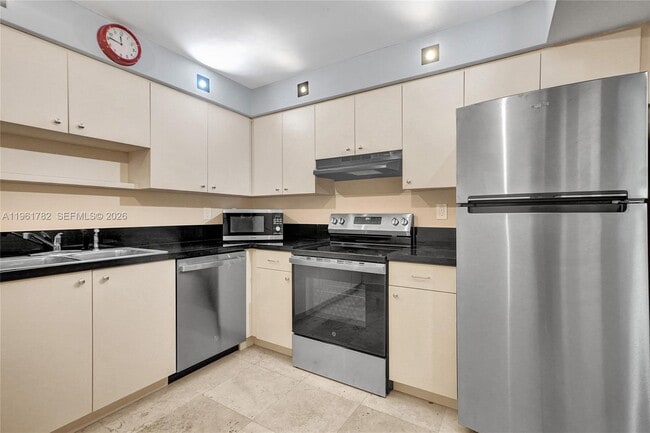 Building Photo - 18151 NE 31st Ct