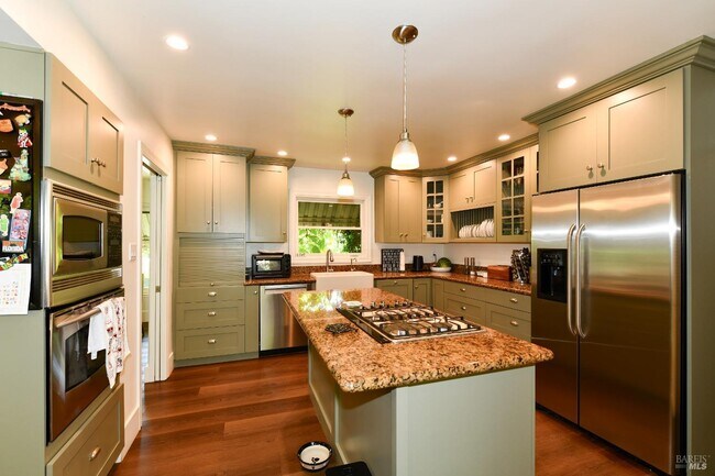 Building Photo - 4 Ramona Ave