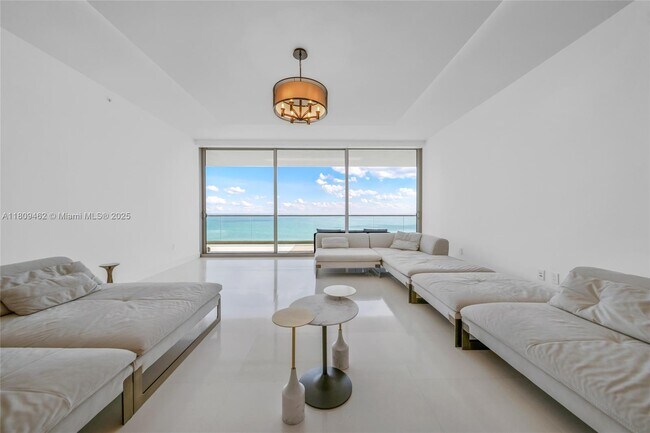 Building Photo - 10201 Collins Ave