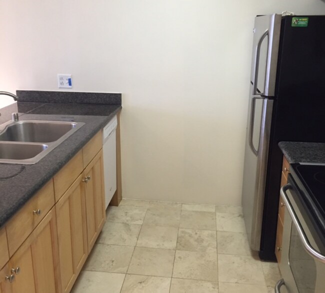 Building Photo - Honolulu Tower - High Floor, Ocean and City View!!!