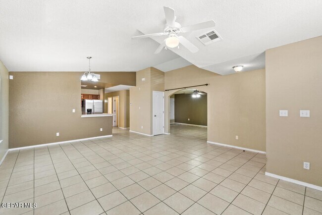 Building Photo - 14056 Tierra Venado Dr