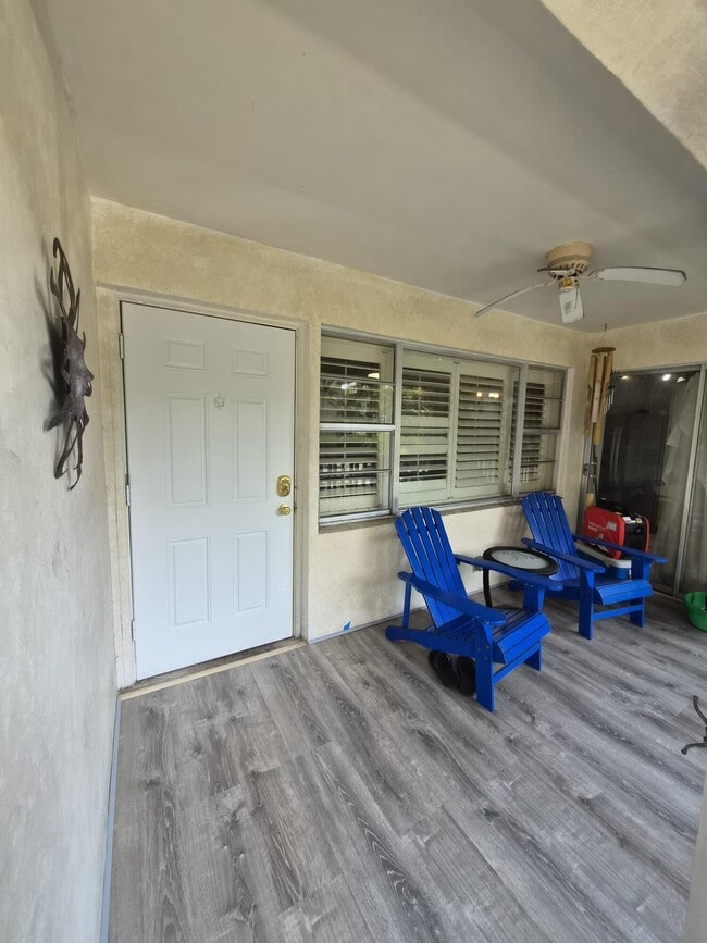 Building Photo - 100 Royal Palm Way