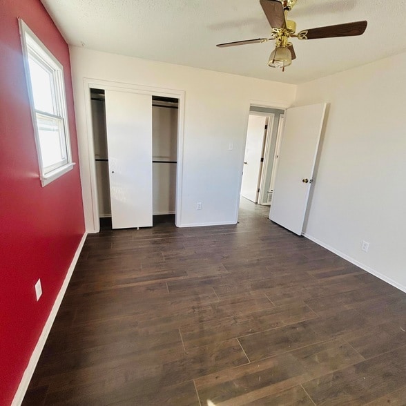 Building Photo - 1918 71st St