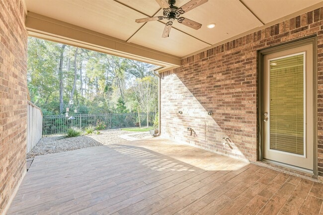 Building Photo - 210 Liatris Ct