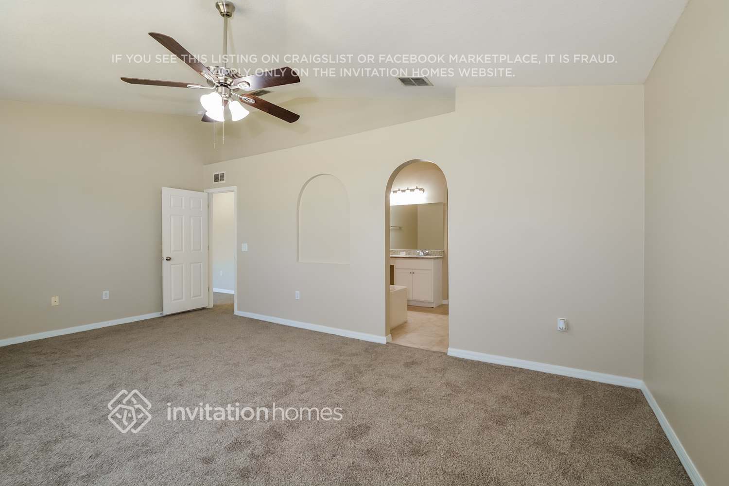 Building Photo - 1370 San Carlos Ave