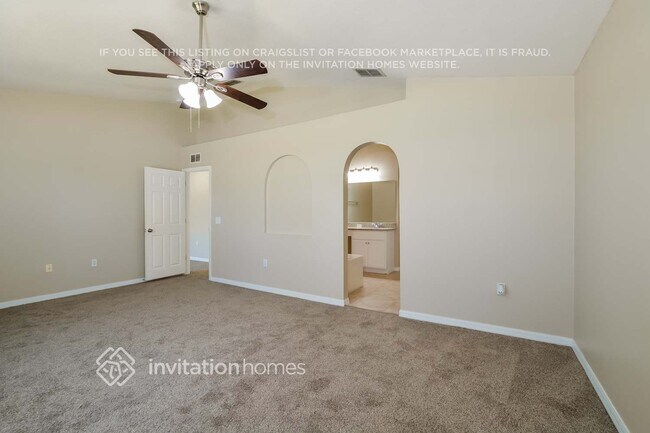 Building Photo - 1370 San Carlos Ave