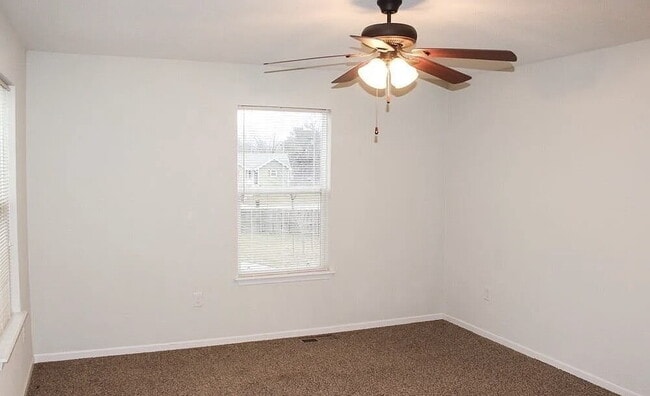 Building Photo - Beautiful 3 Bed | 2.5 Bath Townhome in Pri...