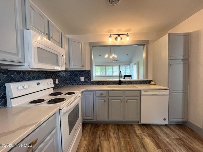 Building Photo - 125 Mallard Cove
