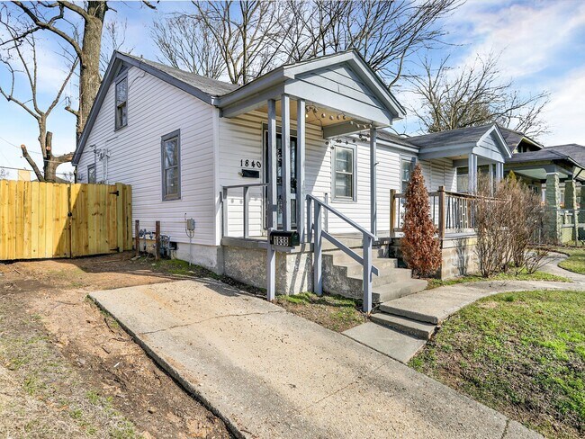 Building Photo - 1840 Manila Ave