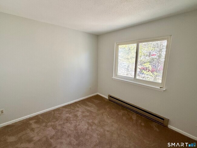 Building Photo - 84 Wilmot St