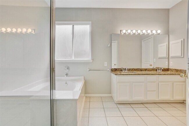 Building Photo - 35 Tranquil Glade Pl