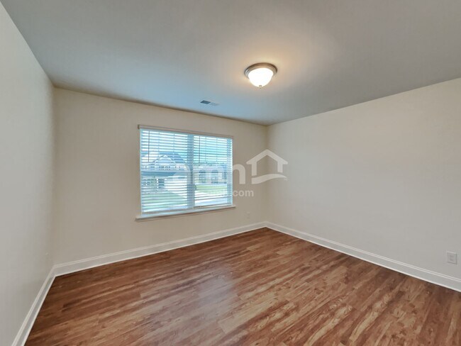 Building Photo - 149 Hazel Pk Dr