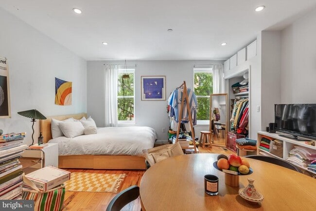 Building Photo - 2049 E Susquehanna Ave