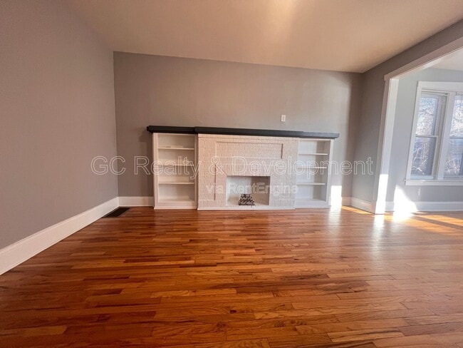 Building Photo - 4820 N Springfield Ave