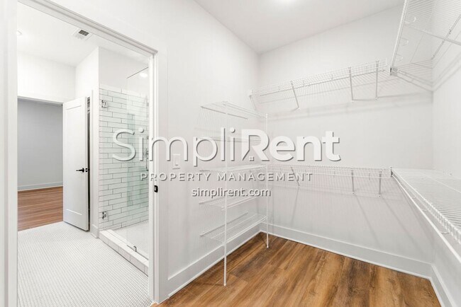 Building Photo - New 4/3 Home in East Point - 1st month fre...
