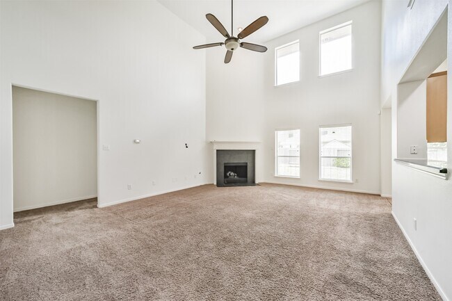 Building Photo - 315 Willow Pointe Dr