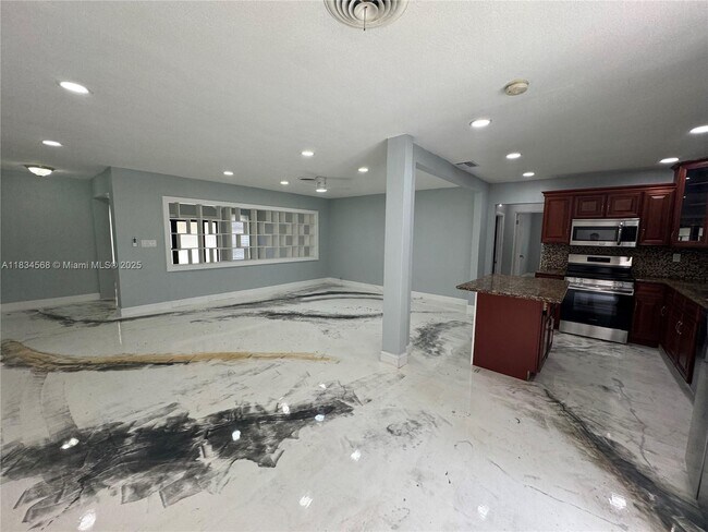 Building Photo - 115 Sierra Dr
