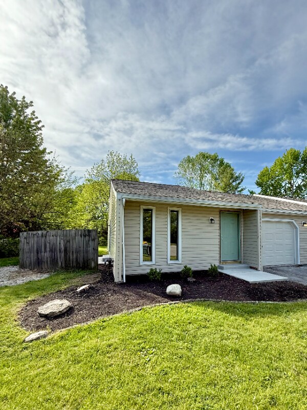Building Photo - 6386-6386 Shelton Ct