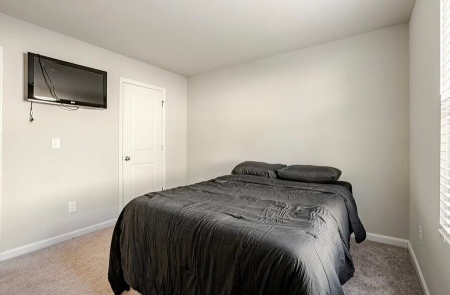 Building Photo - 43 L Gurley Ln