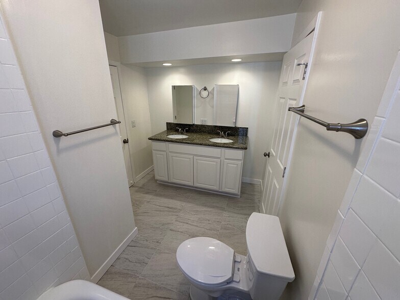 Building Photo - 3513 Loosmore St