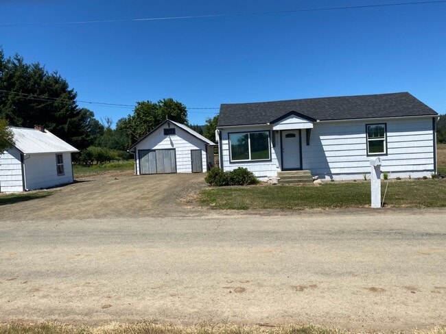 Primary Photo - 3 Bedroom 1 Bath Country Home