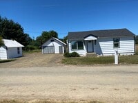 Building Photo - 3 Bedroom 1 Bath Country Home