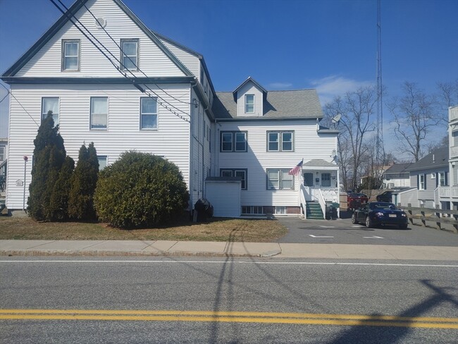 Building Photo - 16 Wall St