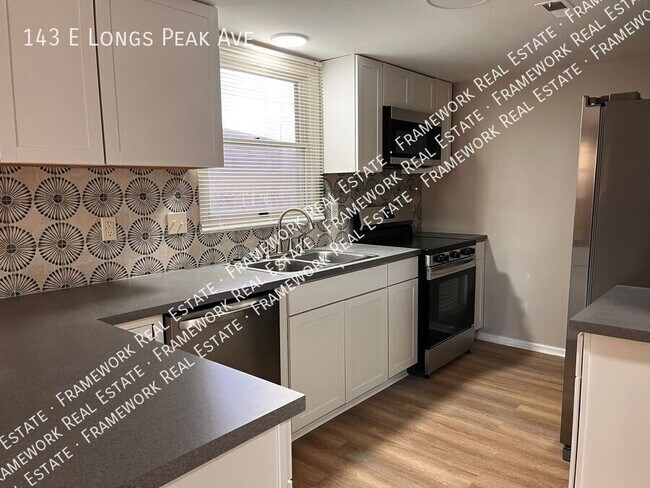 Primary Photo - 143 E Longs Peak Ave