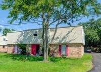 Building Photo - 523 Spring Dr