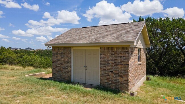 Building Photo - 336 Skyline Dr