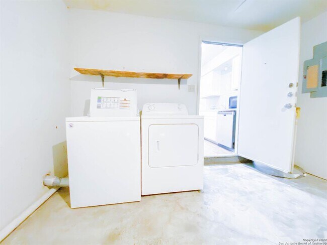 Building Photo - 109 Hughson Ct