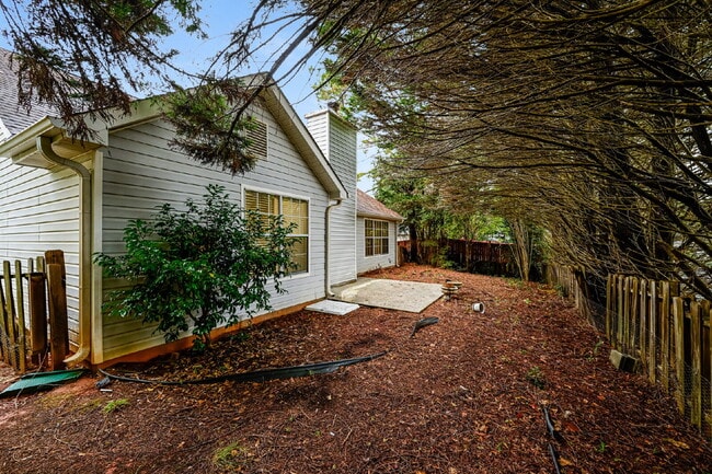 Building Photo - 819 Sweetwater Way