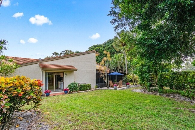 Building Photo - 5944 Forest Grove Dr