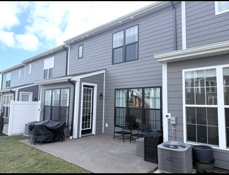 Building Photo - 245 Limehouse Rd