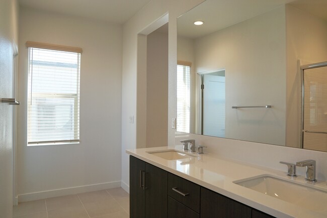 Building Photo - 74371 Nichols Dr