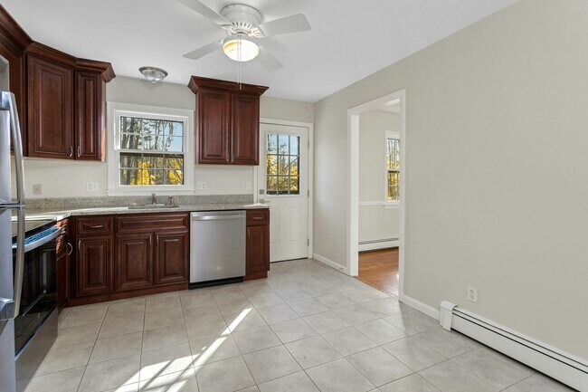 Building Photo - 64 Jelliff Mill Rd