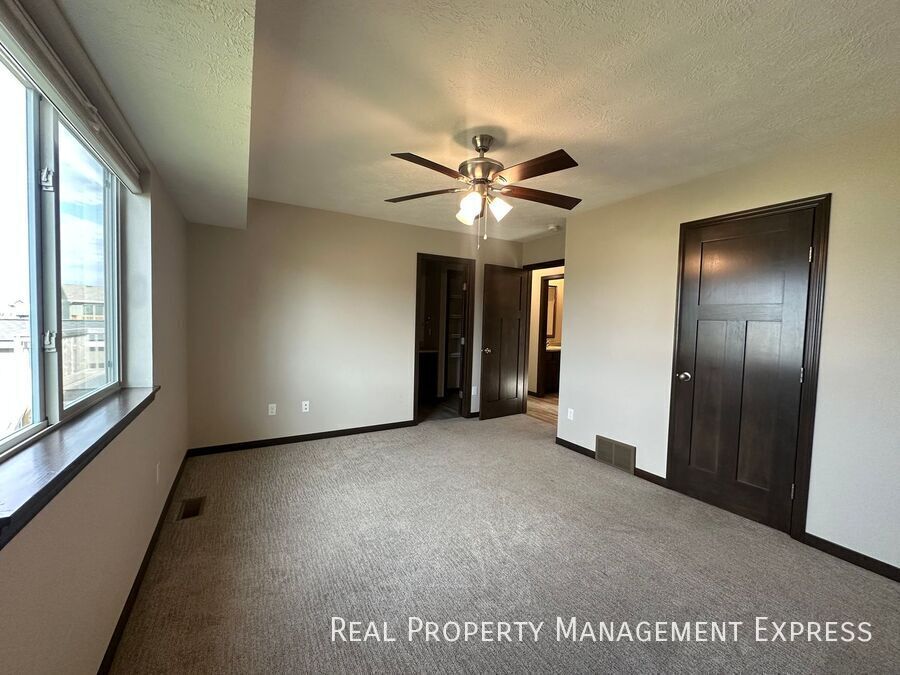 Building Photo - 4 Bedroom 3 Bathroom Home for Rent