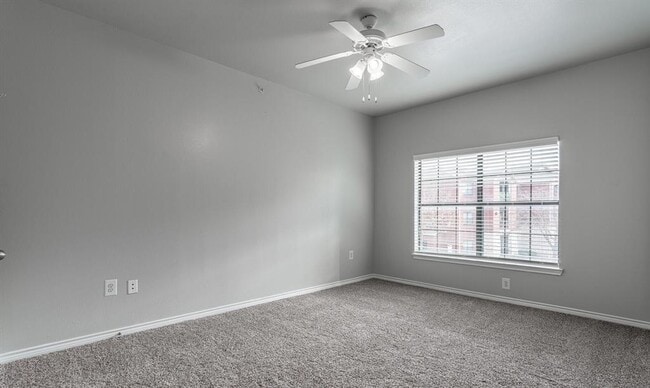 Building Photo - 1350 Skyline Rd