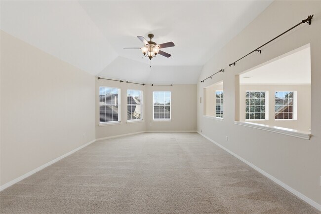 Building Photo - 5910 Willowfield Ct