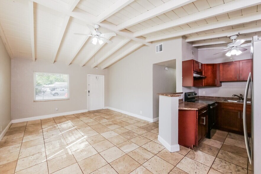 Building Photo - 1616 NW 16th St