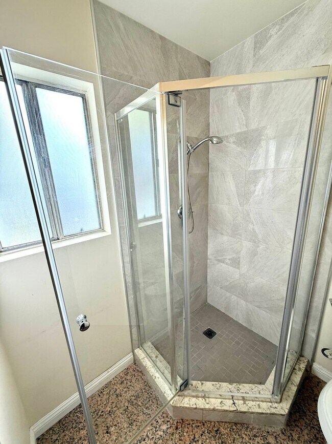 Building Photo - 1301 S Atlantic Blvd