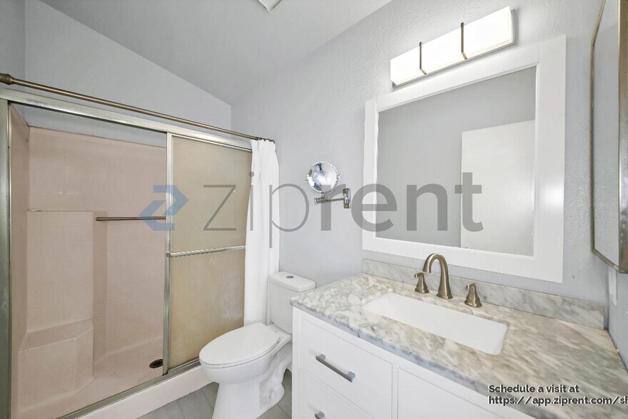 Building Photo - 16285 Barbee St