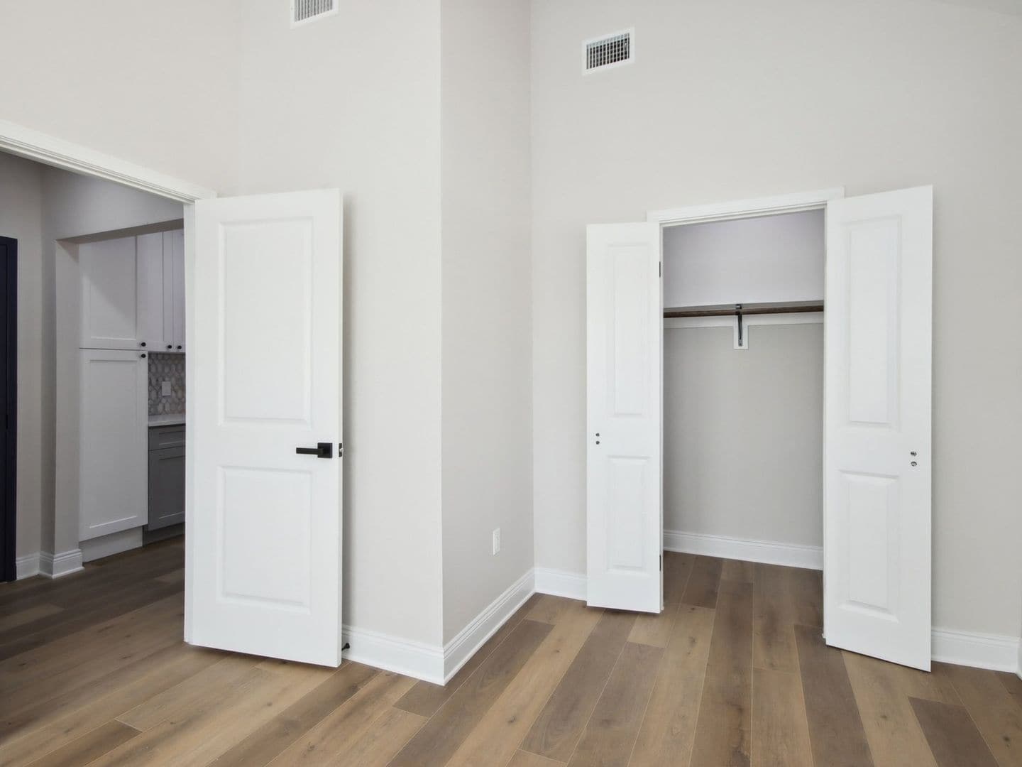 Building Photo - 1904 Calumet St