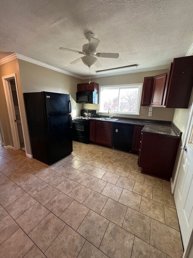 Building Photo - Arnold Home for Rent!