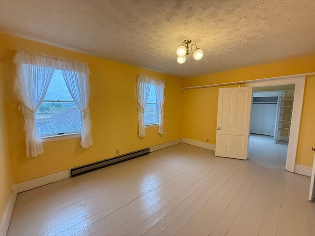 Building Photo - 3 Bedroom, 2 Bathroom House for Rent