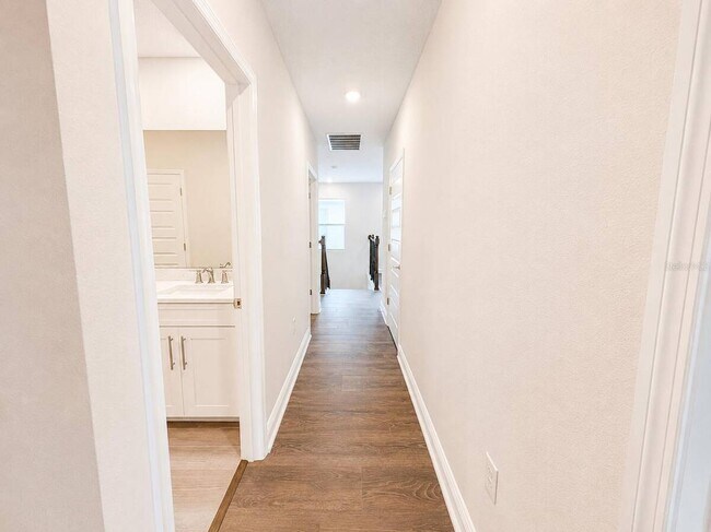 Building Photo - 18035 Cider Ml Ln